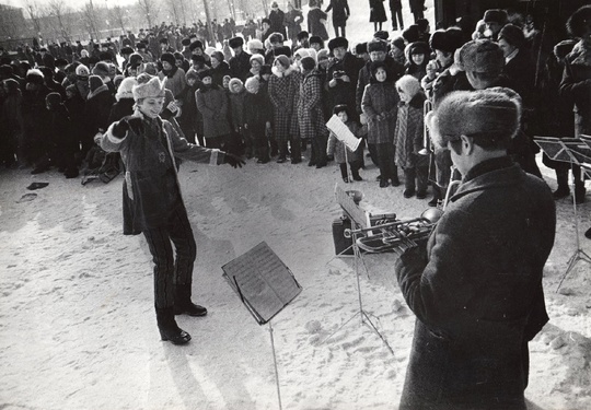 В этом году масленичная неделя пройдет с 24 февраля по 2 марта.  1 марта 1981 год. Масленица на стадионе Пионер. Из..