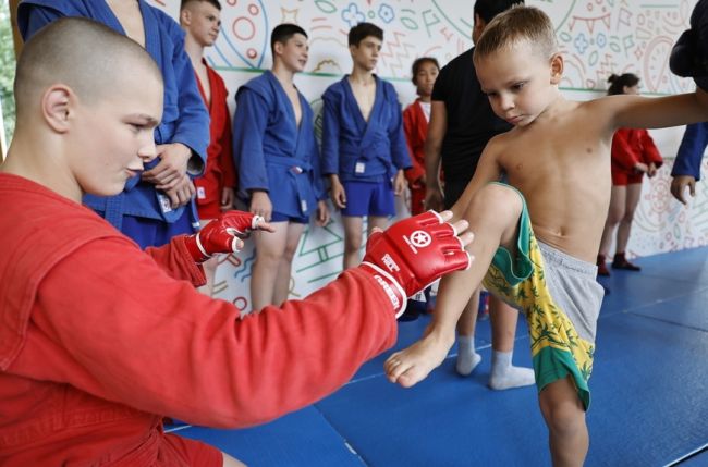 Самбо в мытищинском парке  В рамках федеральных проектов «Za самбо» и «Самбо в парках» в мытищинском..