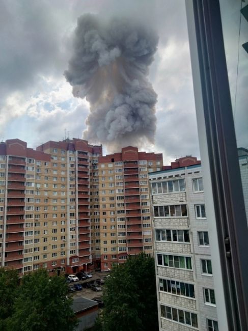 Предположительно взрыв прогремел на ЗОМЗе,..