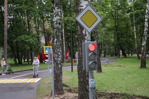 ДЕТСКИЙ ДОРОЖНЫЙ АВТОМОБИЛЬНЫЙ ГОРОДОК 🚗 
Он открылся в парке «Пехорка» в Балашихе. На площади 1000..