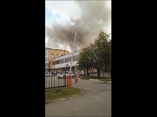 Сейчас мощный взрыв в районе..