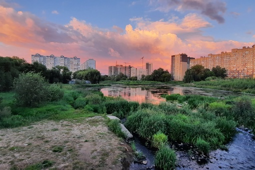 Красивый вечер на Яузе в..