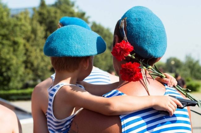 💪Поздравляем с Днём ВДВ, с праздником великой силы и отчаянного мужества. ‼
Желаем, чтобы голубой берет..