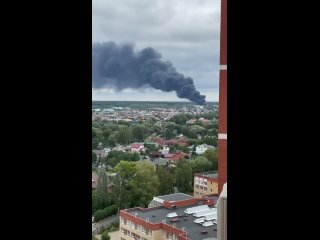 Крупный пожар в Подмосковье на складе удобрений.  Предварительно огонь возник из-за нарушения техники..