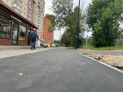 В Сергиево-Посадском городском округе продолжается ремонт дорог и придорожной инфраструктуры.  В..