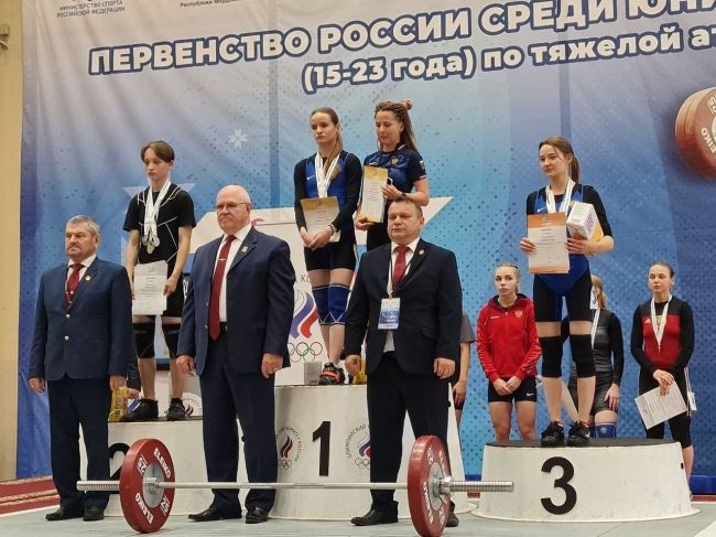 🏆Спортсменка из Видного стала обладательницей сразу трех наград на первенстве России по тяжелой атлетике 
..