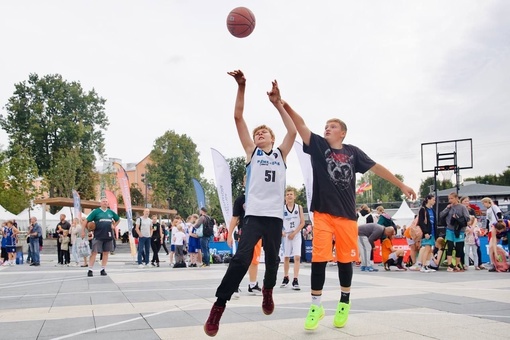 🏀Более 1200 баскетболистов приняли участие в турнире по уличному баскетболу в Ногинске!  Масштабное событие,..