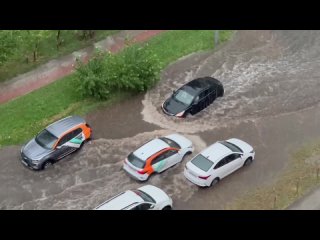 ПОПЛЫЛИ
Pimpachko
В мкр. Южном автомобили превратились в..