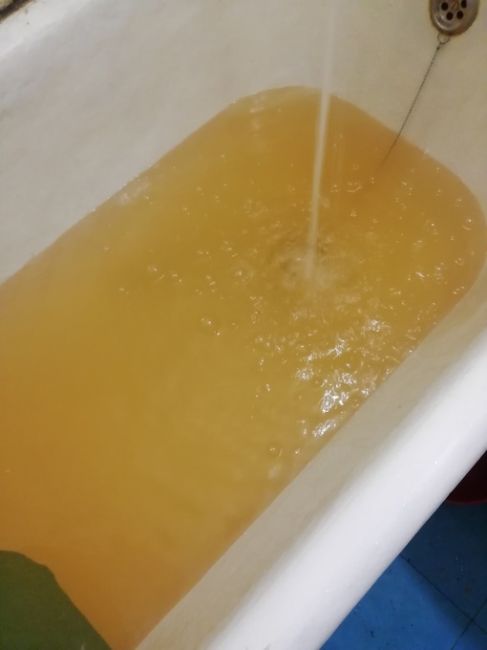 Жители ЖК Пятницкие квартировал просят помощи в решении вопроса с оранжевой водой из крана, которую подают..