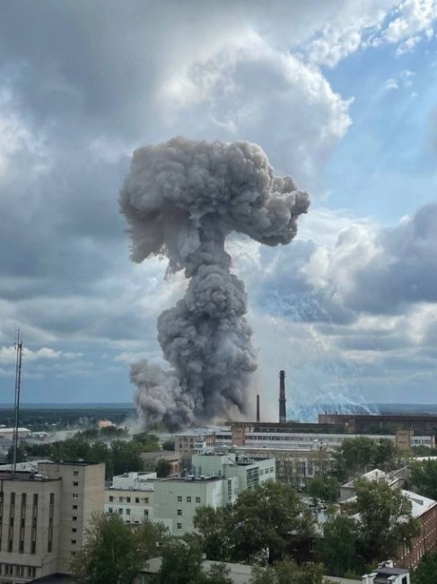 ⚠️ В Сергиевом Посаде произошел взрыв на оптико-механическом заводе, на складе с пиротехникой компании..