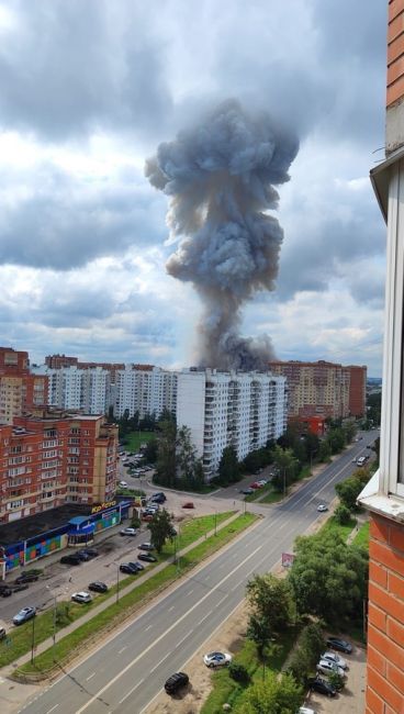 Предположительно взрыв прогремел на ЗОМЗе,..