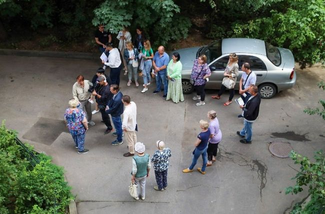 В центре внимания – запросы мытищинских жителей  Жителям дома 39 по ул. 1-й Крестьянской повезло. Старшей по их..