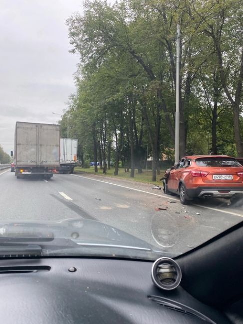 Ознобишино, ДТП.
Фото из чата "Подольск: пробки, засады,..