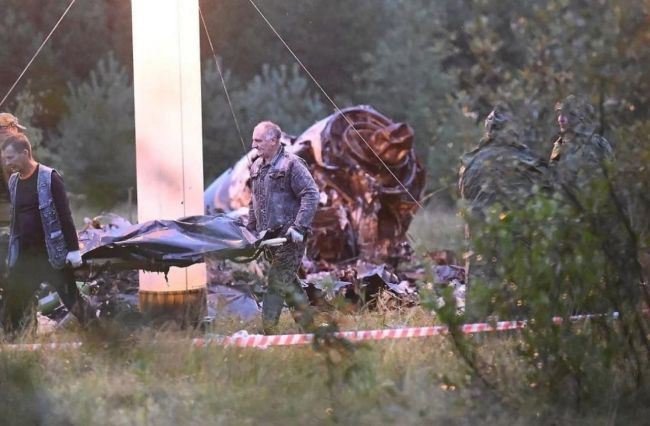 ‼Взрывное устройство на самолёте Пригожина было заложено в отсек шасси — это одна из версий следователей...