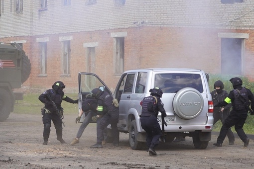 Сегодня ОМОН «Пересвет» отмечает свое 28-летие  Бойцов ОМОН поздравили руководство Главного управления..