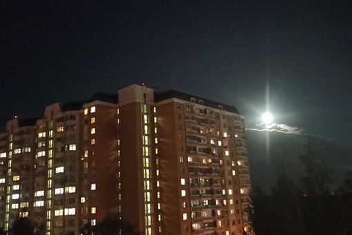 🌑 СУПЕРЛУНИЕ В БАЛАШИХЕ 🌕
Все взоры в небо — в ночь на 31 августа смотрим самое большое полнолуние этого..