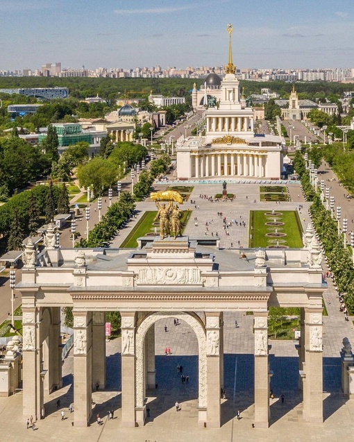 1 августа ВДНХ исполнилось 84 года.  В эти выходные там пройдем масса праздничных мероприятий.  Фото: Елена..