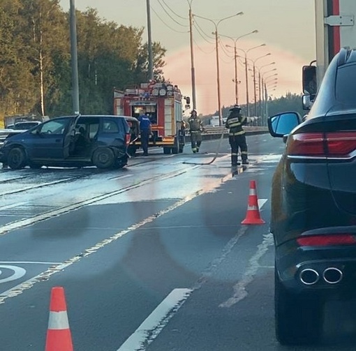 Певица Лада Дэнс попала в ДТП с участием трех машин — у певицы черепно-мозговая травма 
Авария случилась в..