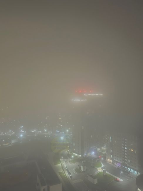Просто вырвиглазный туман!
Где-то на фото ЖК Маяк и прекрасный вид на канал..