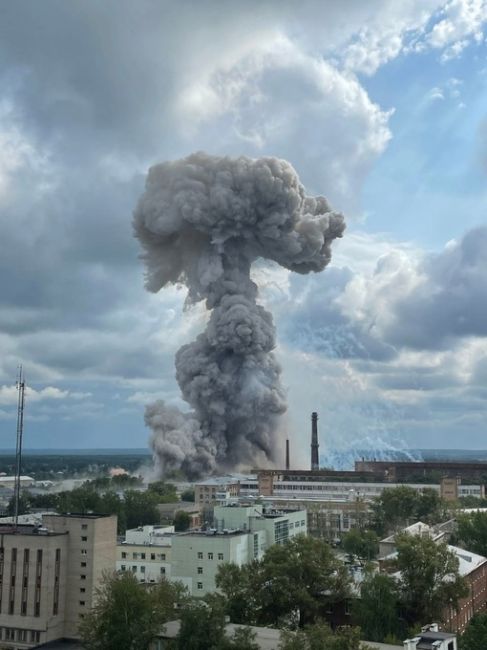 ⚡️На заводе в Сергиевом Посаде произошёл взрыв  Причиной взрыва на заводе в Сергиевом Посаде, по..