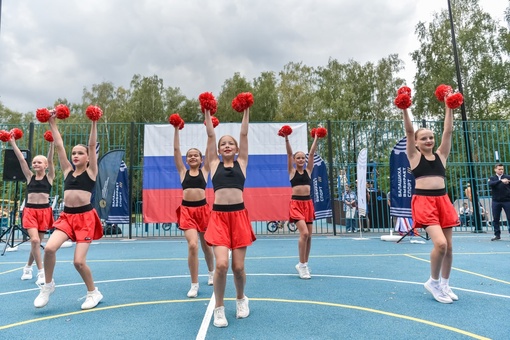 ✅Сквер на улице Лесные Поляны открыли в Балашихе в День Государственного Флага . 
🎉Для жителей..