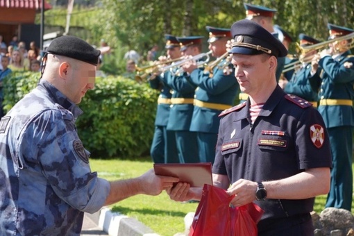 Сегодня ОМОН «Пересвет» отмечает свое 28-летие  Бойцов ОМОН поздравили руководство Главного управления..