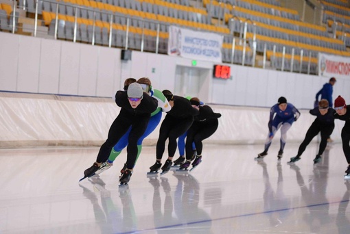 🇷🇺⛸ Спортсмены сборной команды России по конькобежному спорту и генеральный директор Конькобежного..