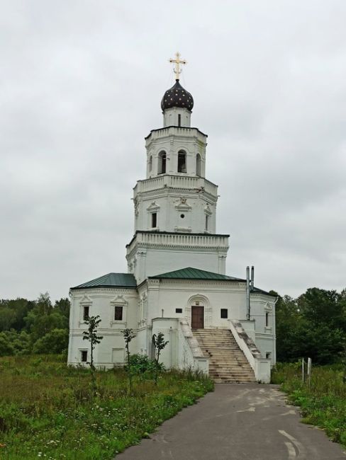 🌳 Сенницы: почему все больше туристов едет в древнее село?  Это одно из самых культовых мест под Озерами,..