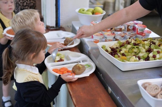 Для мытищинских родителей работает «горячая линия» по вопросам питания в образовательных учреждениях  До 15..