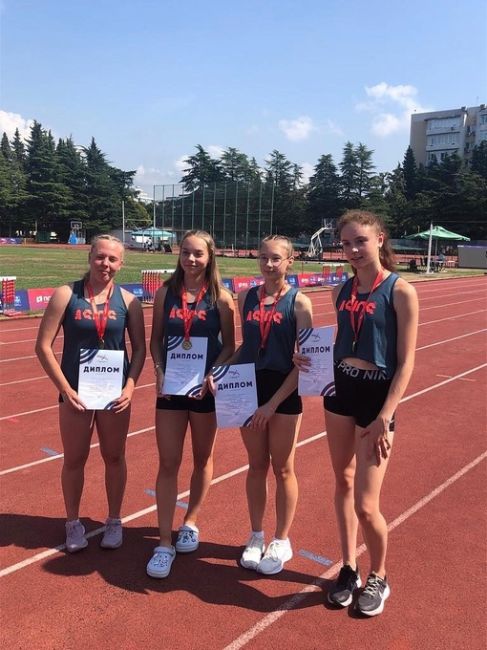 Второй день Чемпионата и Первенства России U18, U20 по эстафетному бегу вновь принес легкоатлетам Подольска..