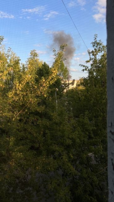 На территории хлебокомбината в Сергиевом Посаде сгорел «Форд Транзит», ещё два автомобиля повреждены..