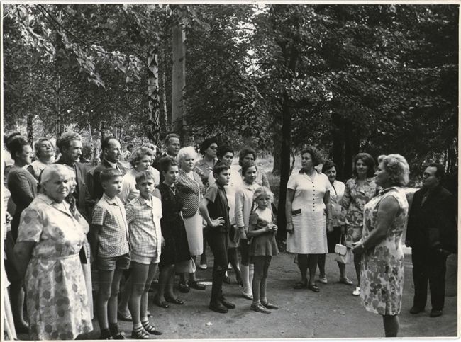 Выставка цветов "Моё родное Подмосковье" в заводском парке. 29 августа 1971..