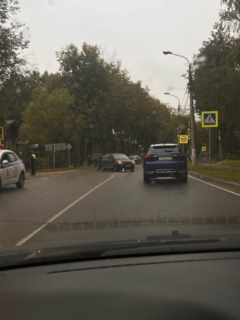 Школьная ДТП. Фото из чата "Подольск: пробки, засады,..