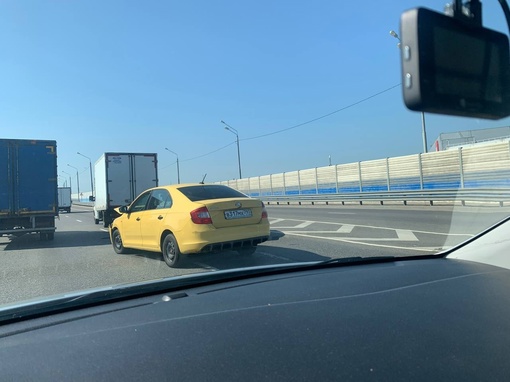 ЮО перед съездом на Климовск ДТП.
Фото из чата "Подольск: пробки, засады,..