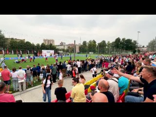 ⚽Легенды футбола сыграли с командой Балашихи в День города 2 сентября. 
🏃🏽‍♂На поле стадиона «Метеор»..