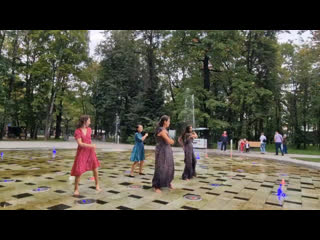 День города начался с танцующих девушек фламенко в фонтане в парке Толстого!..
