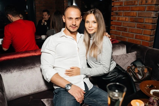 Откройте двери отдыху в T&S Lounge! 
T&S Lounge - место, где атмосфера погружает в уют, обслуживание осуществляется на..