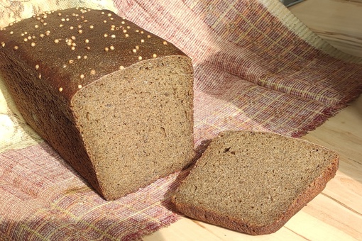 Имею желание узнать есть ли у нас те, кто выпекает не хлебные изделия в хлебопечке (или такие же в духовке), а..