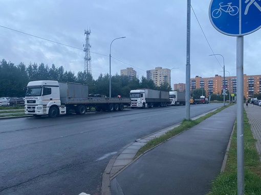 Подскажите пожалуйста. 
Г. Мытищи, вдоль ул. Разведчика Абеля, грузовой транспорт, на протяжении 3 месяцев..