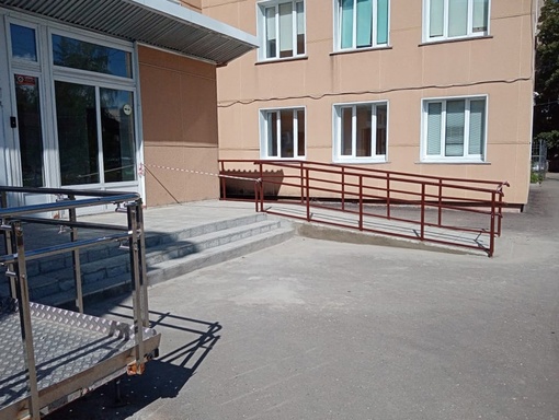 Завершился ремонт входных групп в поликлинике на Скобяном посёлке и в детском корпусе Сергиево-Посадской..