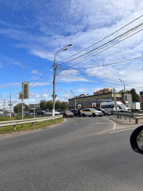 Авария на повороте,на..