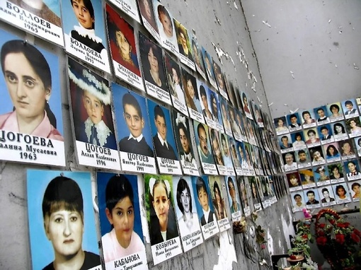 Сегодня 19 лет со дня теракта в Беслане.  Спасибо всем героям, которые ценой собственной жизни спасали..