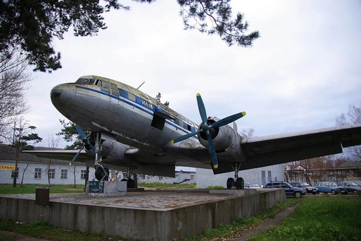 Аэродром Быково был создан и начал эксплуатироваться в 1933 г. Изначально имел грунтовую взлётно-посадочную..