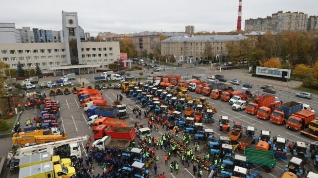 В Мытищах проверили готовность коммунальных служб к зимнему сезону  Более двухсот единиц дорожной техники..