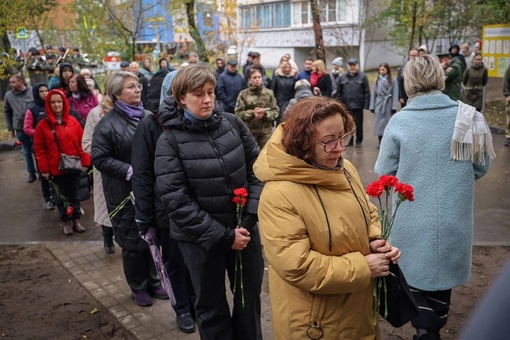 ВЕЧНАЯ ПАМЯТЬ ГЕРОЮ! 🎖
Мемориальную доску участнику СВО Анатолию Бортновскому открыли в Балашихе. Её..