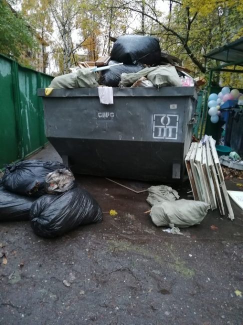 Микрорайон Юбилейный, ул.Тихомировой.К нам свозят мусор и строительные отходы с других кварталов, из новых..