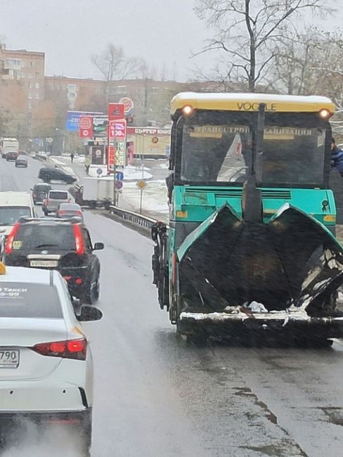 Уважаемые водители ! Будьте внимательны! На Носовихинском шоссе в Кучино в районе тоннеля под..