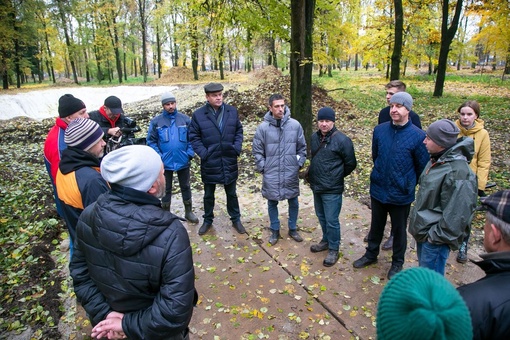 🌳🚜 В парке Мира продолжаются масштабные работы по реконструкции, которая проходит в рамках..