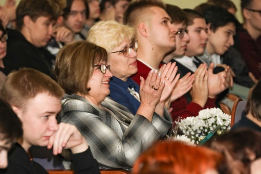 Поздравил с юбилейной датой преподавателей и студентов нашего раменского филиала Жуковского авиационного..