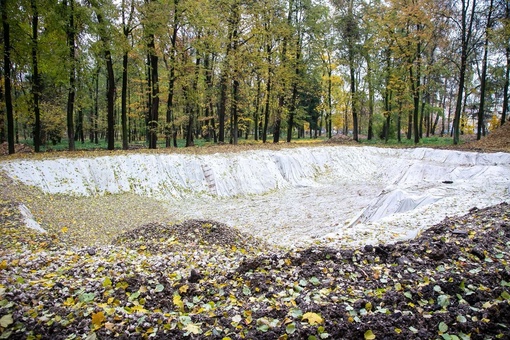 🌳🚜 В парке Мира продолжаются масштабные работы по реконструкции, которая проходит в рамках..